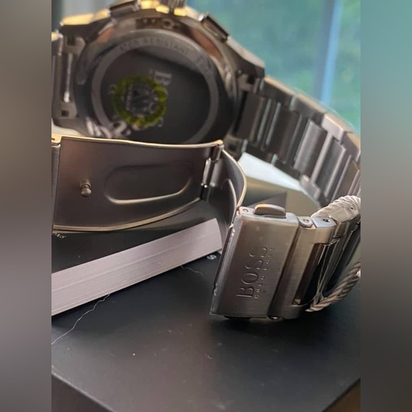 HB1513762 - Hugo Boss Men’s Peak Chronograph Watch - Picture 10 of 11